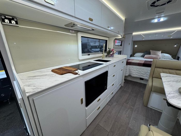 2025 JB Caravans Scorpion Sting Air 21'6 Rd Sc