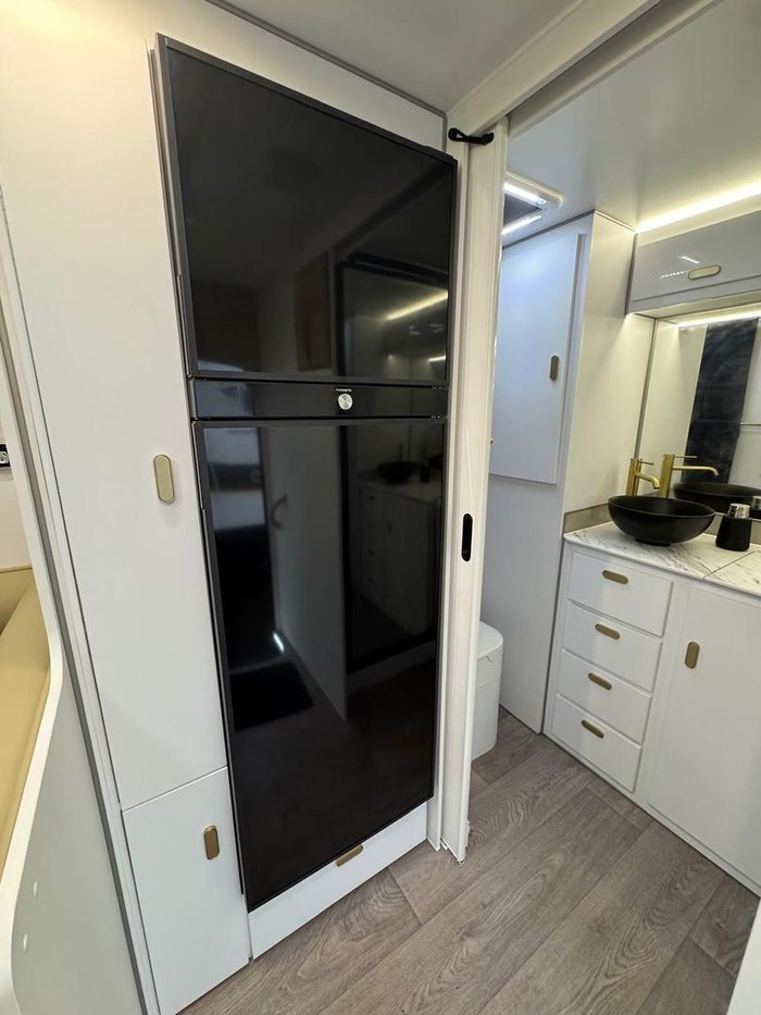 2025 JB Caravans Scorpion Sting Air 21'6 Rd Sc
