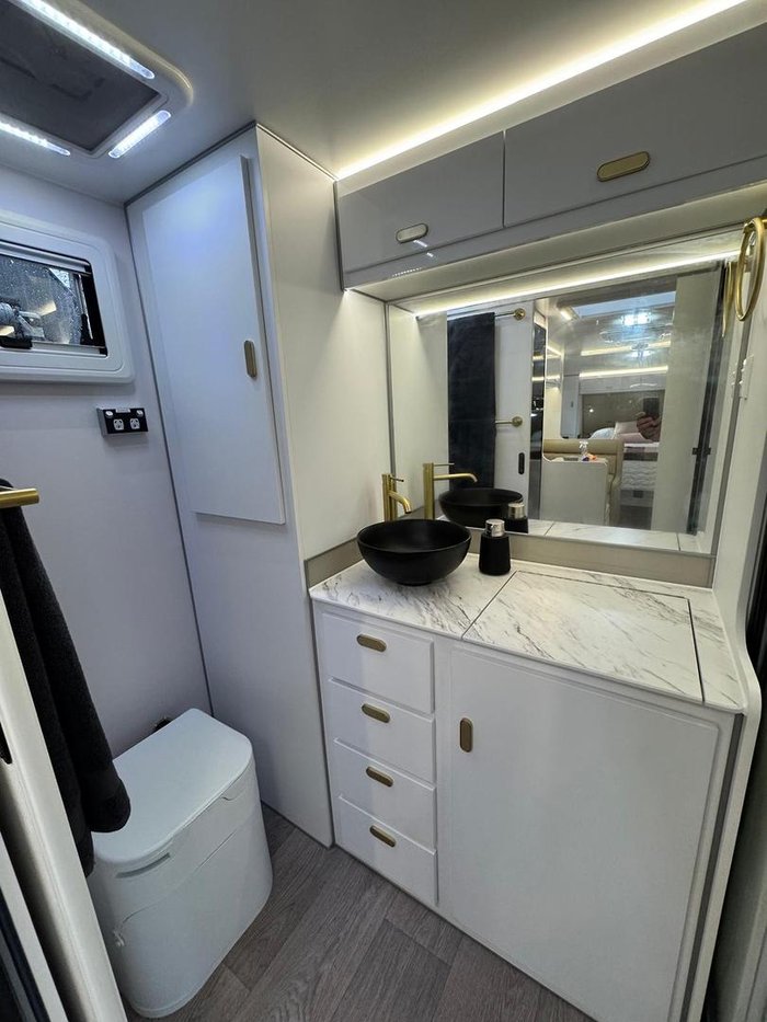 2025 JB Caravans Scorpion Sting Air 21'6 Rd Sc