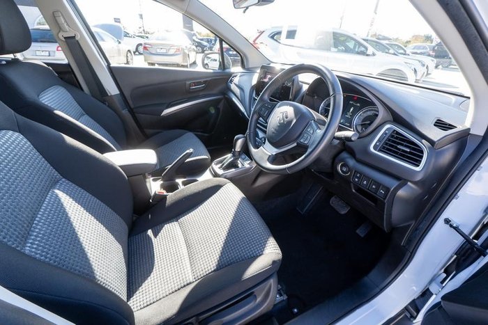 2023 Suzuki S-Cross GL+