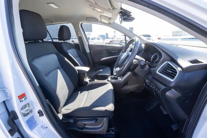 2023 Suzuki S-Cross GL+