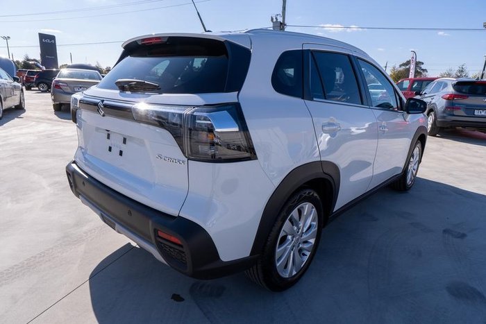 2023 Suzuki S-Cross GL+