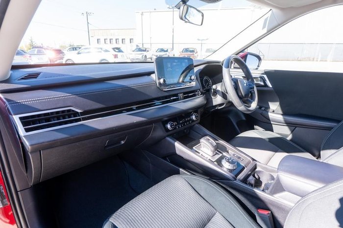 2021 Mitsubishi Outlander ES