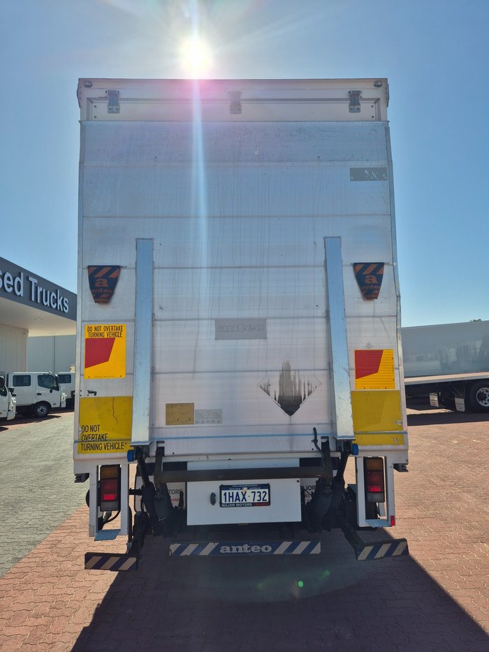 2012 Isuzu Trucks FVL1400 14 Pallet Tautliner and Lift