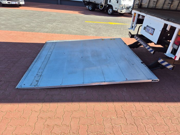 2012 Isuzu Trucks FVL1400 14 Pallet Tautliner and Lift