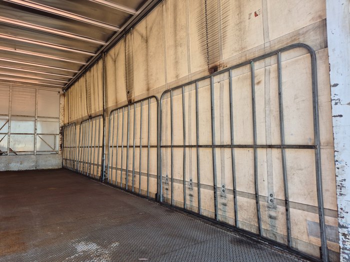 2012 Isuzu Trucks FVL1400 14 Pallet Tautliner and Lift