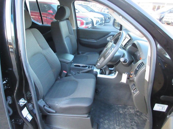 2013 Nissan Navara ST
