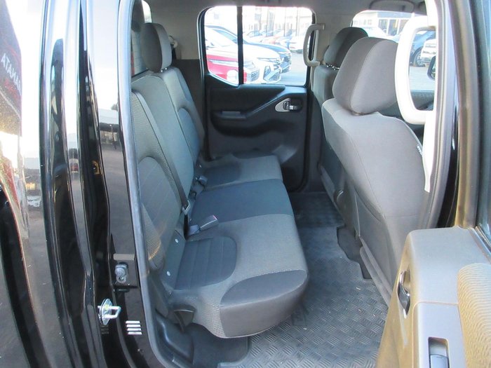 2013 Nissan Navara ST