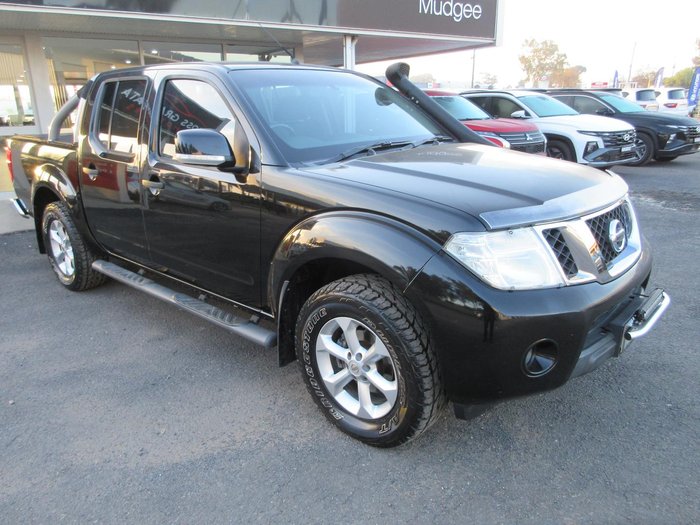 2013 Nissan Navara ST