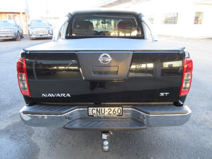 2013 Nissan Navara ST