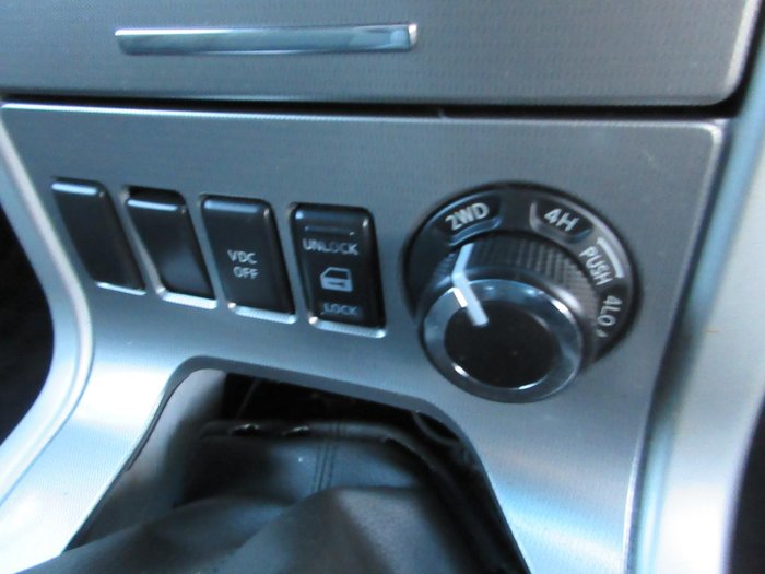 2013 Nissan Navara ST