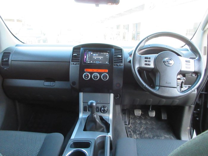 2013 Nissan Navara ST