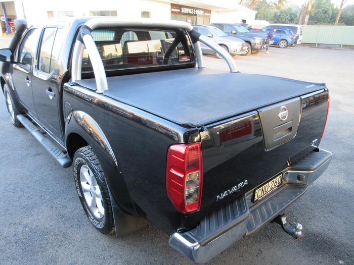 2013 Nissan Navara ST