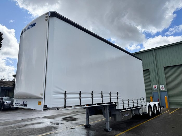 2022 Maxitrans ST3 Lead A 12 Pallet Drop Deck Mezz