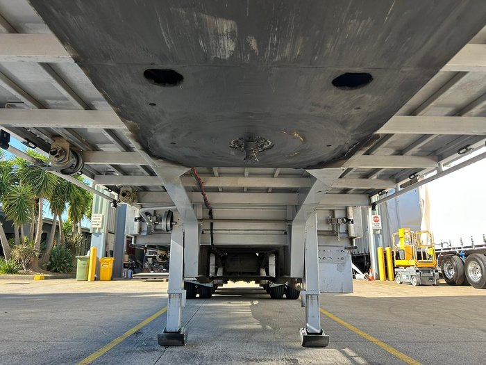 2022 Maxitrans St3 Lead A 12 Pallet Drop Deck Mezz