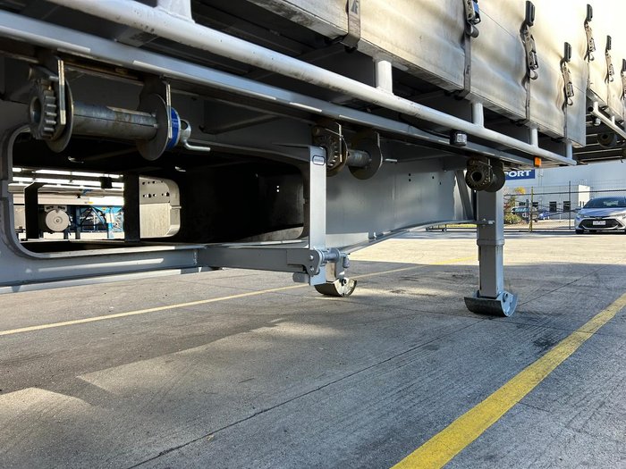 2022 Maxitrans St3 Lead A 12 Pallet Drop Deck Mezz