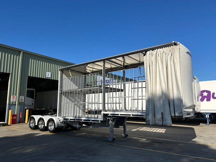 2022 Maxitrans St3 Lead A 12 Pallet Drop Deck Mezz