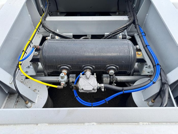 2022 Maxitrans St3 Lead A 12 Pallet Drop Deck Mezz