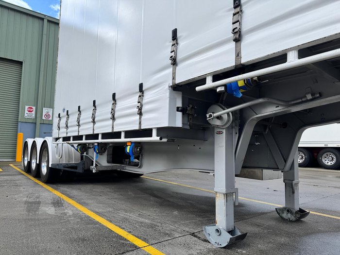 2022 Maxitrans St3 Lead A 12 Pallet Drop Deck Mezz