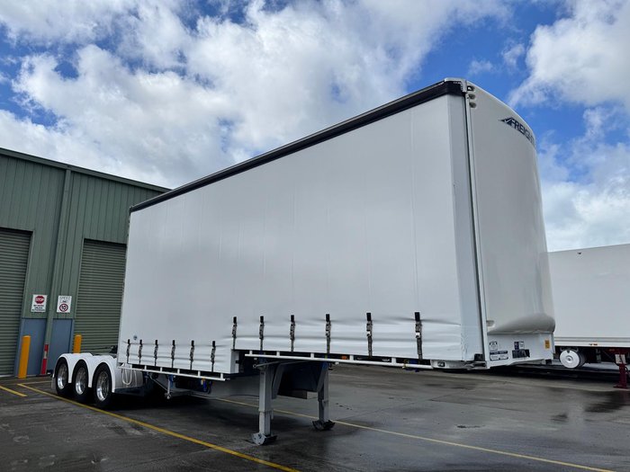 2022 Maxitrans St3 Lead A 12 Pallet Drop Deck Mezz