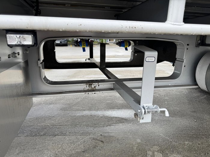 2022 Maxitrans St3 Lead A 12 Pallet Drop Deck Mezz