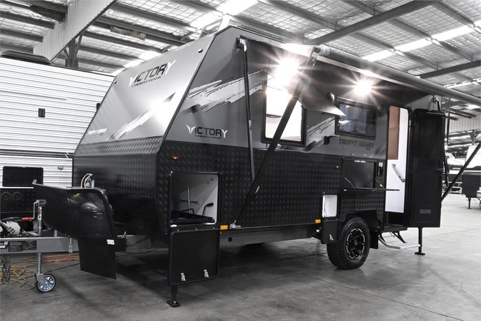 2025 VICTORY CARAVANS Trophy 17'6