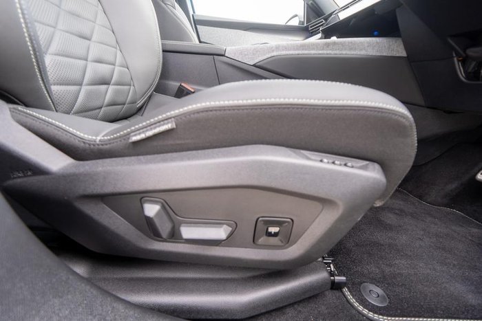 2024 Peugeot 3008 GT Premium Hybrid