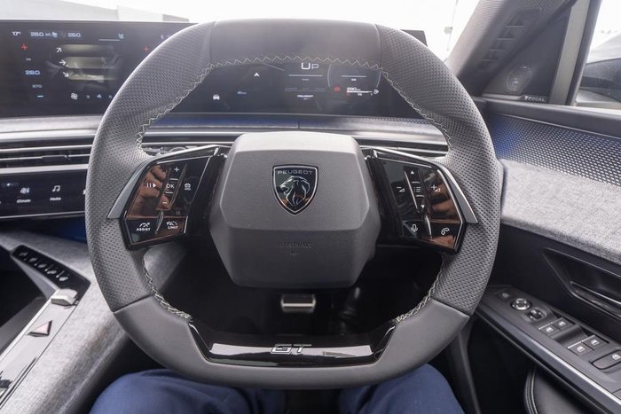 2024 Peugeot 3008 GT Premium Hybrid