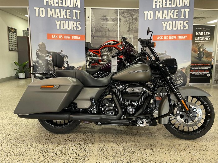 2018 Harley-Davidson Road King Special 107 (FLHRXS) Touring Grey