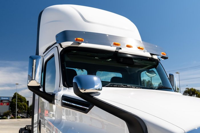 2024 Freightliner Cascadia 126 White