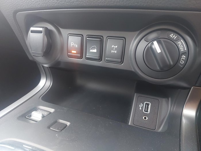 2024 Nissan Navara Black Edition