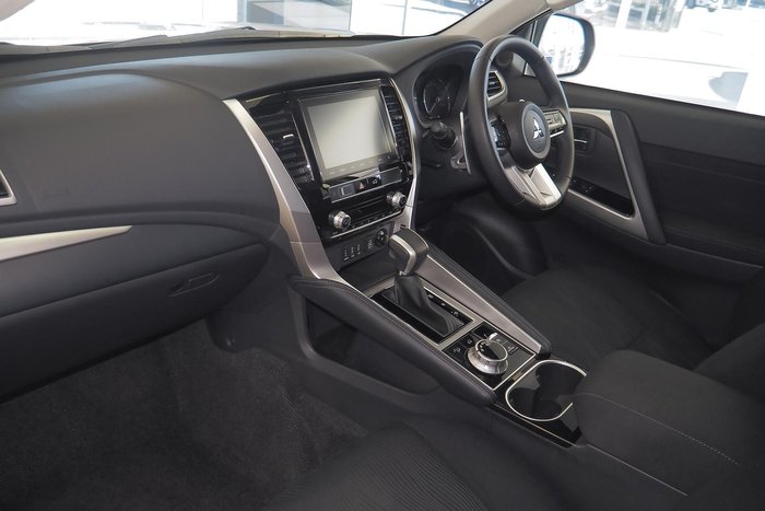 2024 Mitsubishi Pajero Sport GLS