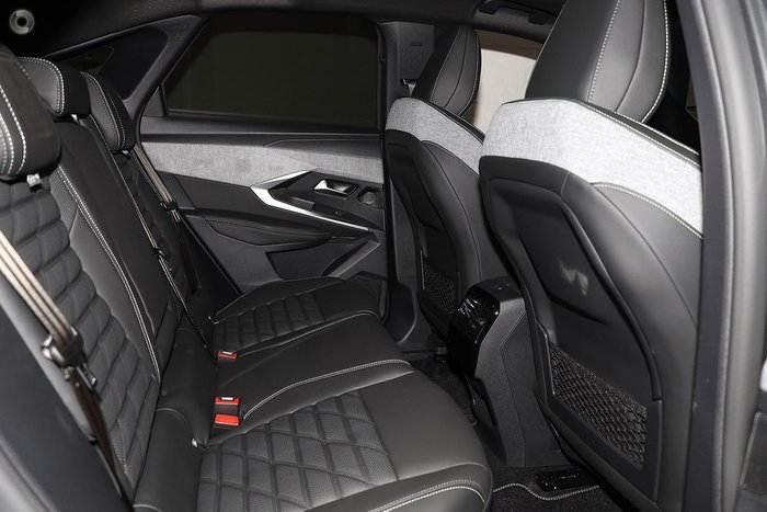 2025 Peugeot 3008 GT Premium Hybrid