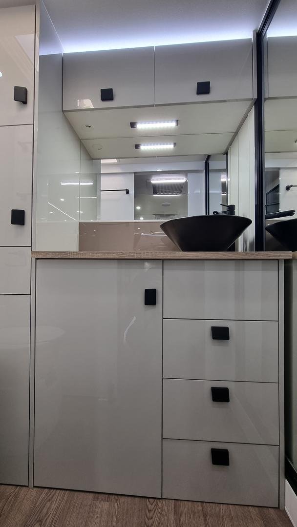 2023 Southern Cross Signature Series V5-3 Club Lounge