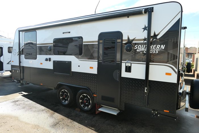 2023 Southern Cross Signature Series V5-3 Club Lounge
