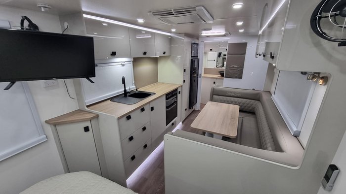 2023 Southern Cross Signature Series V5-3 Club Lounge
