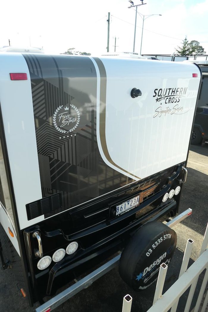 2023 Southern Cross Signature Series V5-3 Club Lounge