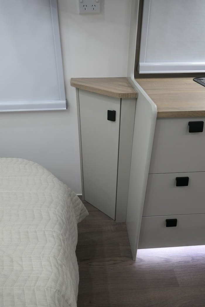 2023 Southern Cross Signature Series V5-3 Club Lounge