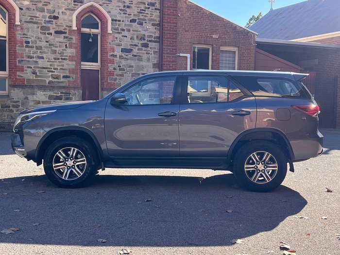 2022 Toyota Fortuner GX