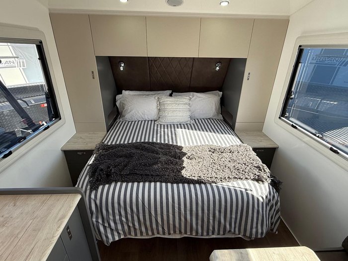 2025 Urban Caravans Xterrain 18'9 Skt Layout