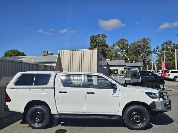 2022 Toyota Hilux SR