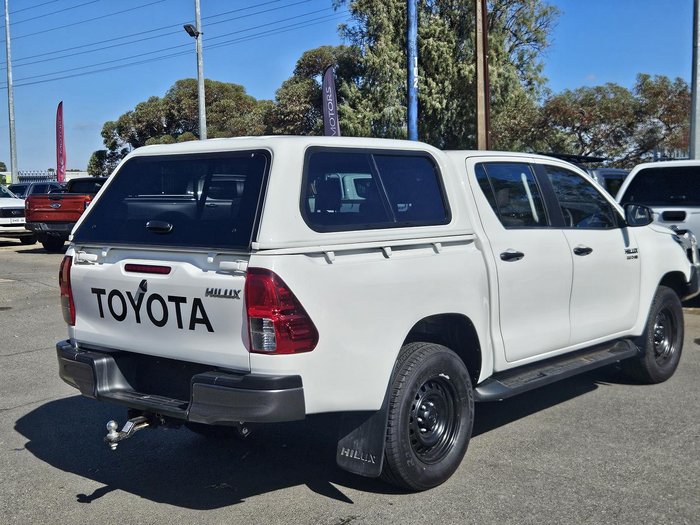 2022 Toyota Hilux SR