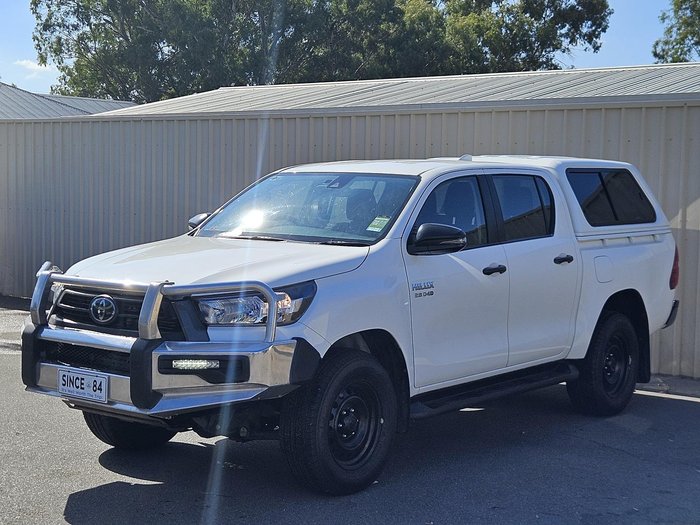 2022 Toyota Hilux SR