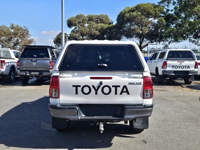 2022 Toyota Hilux SR