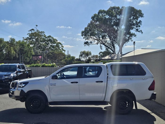 2022 Toyota Hilux SR