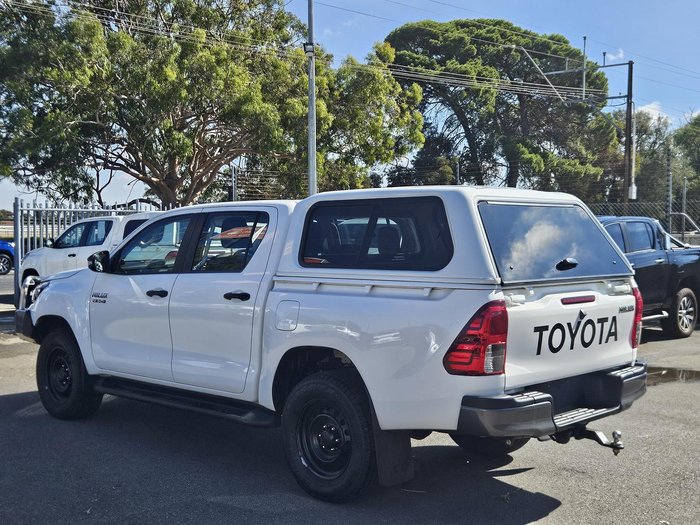 2022 Toyota Hilux SR