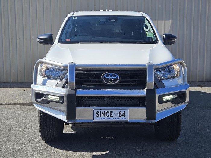 2022 Toyota Hilux SR