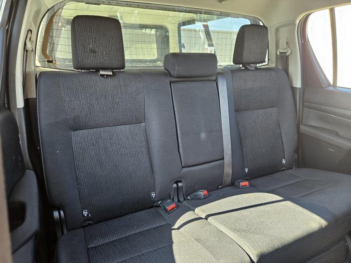 2022 Toyota Hilux SR
