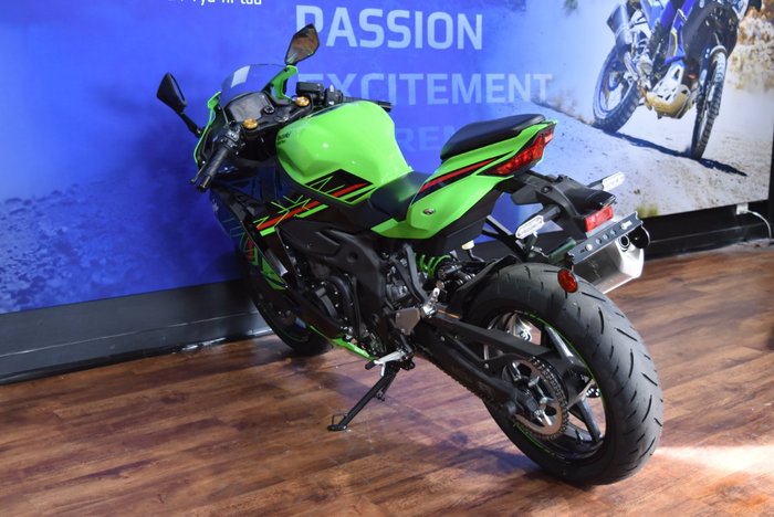 2023 Kawasaki NINJA 400 ZX-4RR KRT LIME GREEN