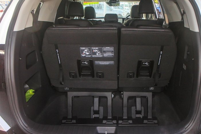 2024 Kia Carnival GT-Line HEV
